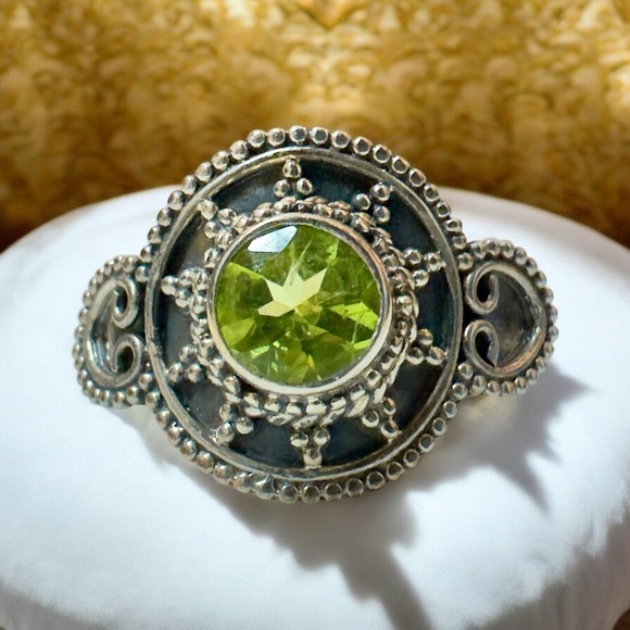 Sterling Silver Peridot Ring (9.5) - Picture 1 of 7